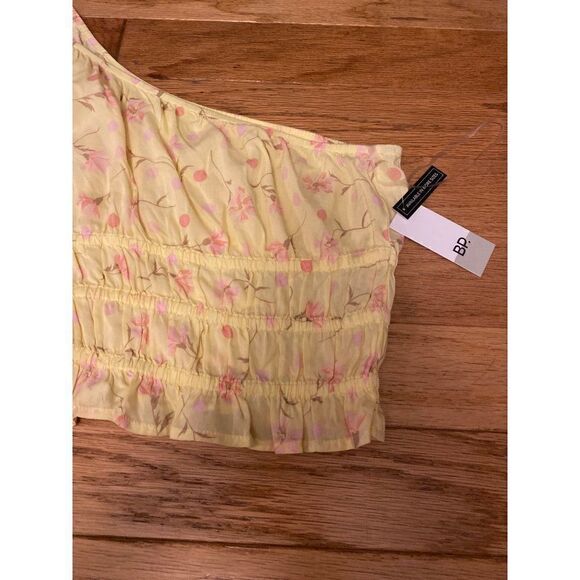 NWT BP women's floral one shoulder cropped summer top size medium - Picture 3 of 8